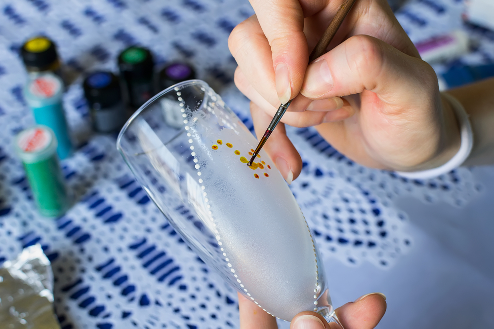 DIY DECORACIÓN  Vasos personalizados - cómo pintar cristal 