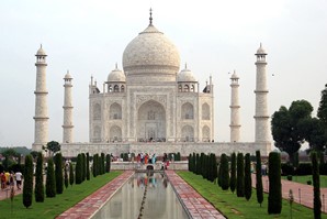 Taj Mahal. 1632-1653. Agra, Uttar Pradesh, in Northern India.