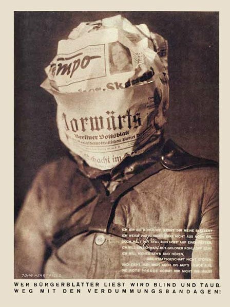 John Heartfield, Chi legge i giornali borghesi diventa cieco e sordo: Via queste bende ottundenti!, fotomontaggio, 1930