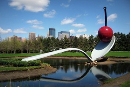 Löffelbrücke und Kirsche. 1988. Claes Oldenburg. Minneapolis-Skulpturengarten.