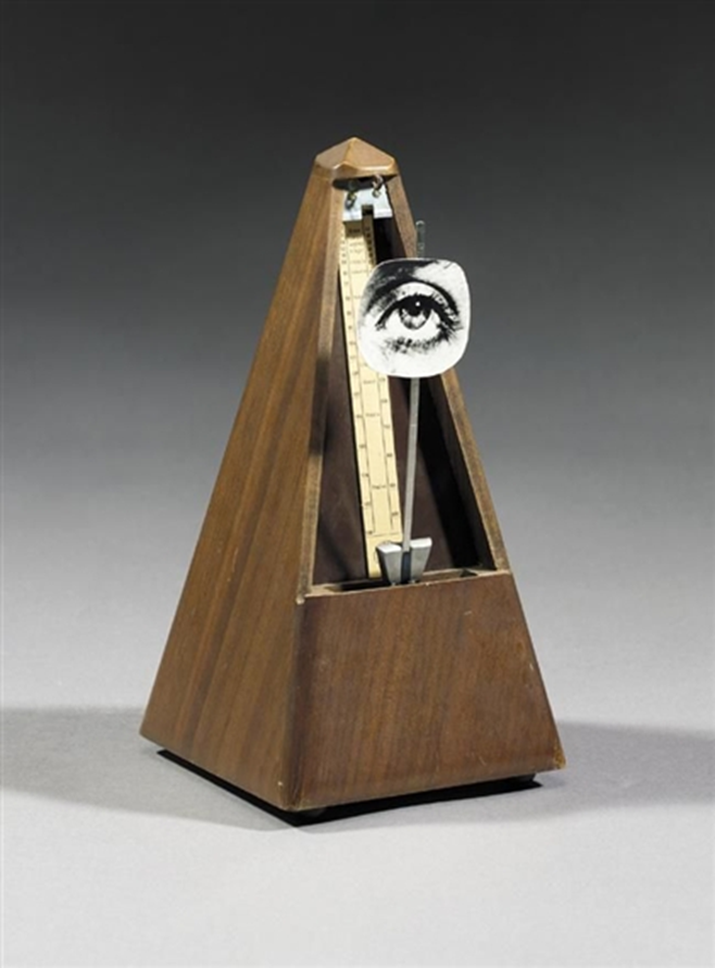 Man ray, INDESTRUCTIBLE OBJECT, 1923, remade 1933, editioned replica 1965. Wooden metronome, and photograph, black and white, on paper, 21,5 × 11 × 11,5 cm – Tate Modern, London, UK
